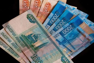 Đồng rúp Nga tăng vọt lên mức cao nhất hơn 2 năm so với euro