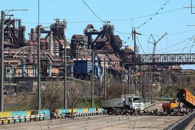 25 dân thường đầu tiên được sơ tán khỏi nhà máy thép Azovstal ở Mariupol