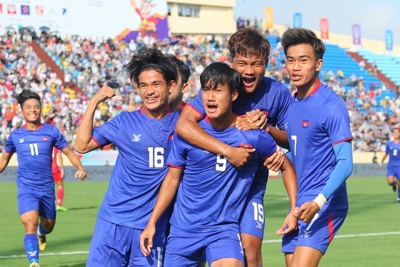 U23 Campuchia thi đấu thăng hoa đánh bại U23 Lào  