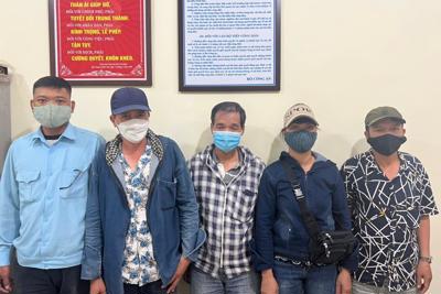 Xử lý 5 đối tượng “cò mồi” cho nhà thuốc gần Bệnh viện Bạch Mai