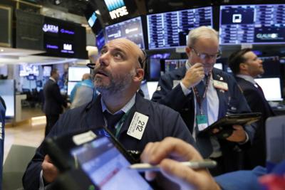 Chứng khoán Mỹ: Đợt bán tháo tái diễn, S&P 500 rớt đáy hơn 1 năm