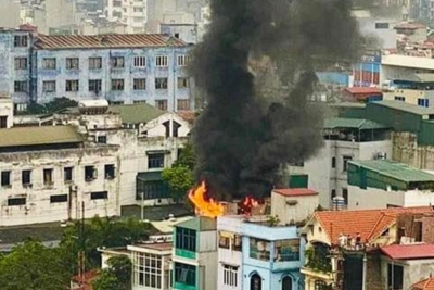 Dập tắt đám cháy tại ngôi nhà 4 tầng ở Thanh Xuân