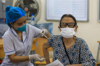 TP Hồ Chí Minh: 3 nhóm người được ưu tiên tiêm vaccine Covid-19 mũi 4 