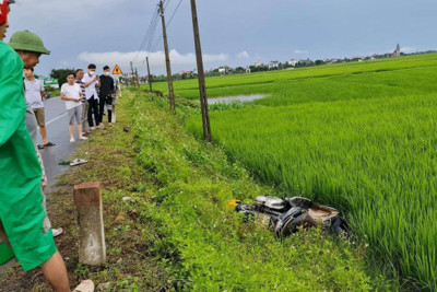 Thái Bình: Trên đường đi làm về, 3 người bị sét đánh tử vong 