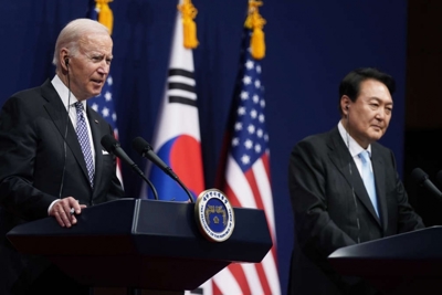 Tổng thống Mỹ thăm chính thức Hàn Quốc: Dùng cương chế cương