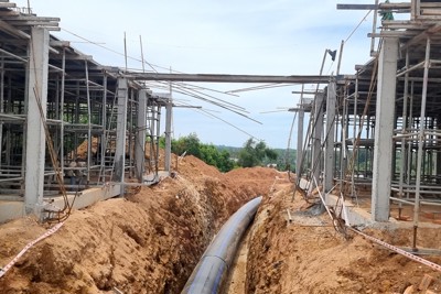 Nhà máy Bột - Giấy VNT19 thi công đường ống xả thải theo đúng phê chuẩn