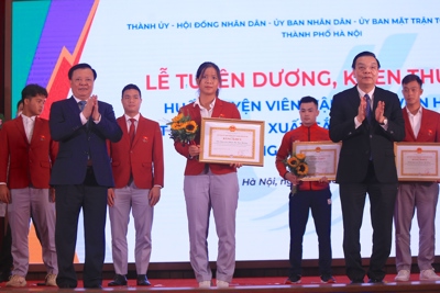 Tuyên dương, khen thưởng các HLV, VĐV TP Hà Nội có thành tích xuất sắc 
