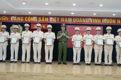 88 chiến sỹ Cảnh sát phòng cháy được thăng cấp bậc hàm, nâng bậc lương
