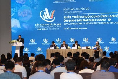 Diễn đàn Kinh tế Việt Nam khai mạc với 3 chủ đề lớn