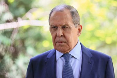 Ngoại trưởng Nga phải hủy chuyến công du Serbia do các nước đóng không phận