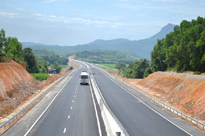 Thống nhất chủ trương nghiên cứu đầu tư hai tuyến đường tại Quảng Nam, Kon Tum