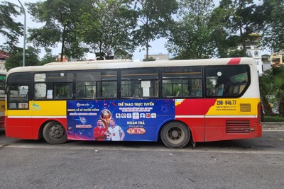 Kiểm tra loạt xe buýt dán quảng cáo trang website cá độ ở Hà Nội