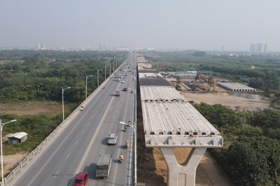 Dừng lưu thông nhiều tuyến đường phục vụ vận chuyển dầm cầu Vĩnh Tuy