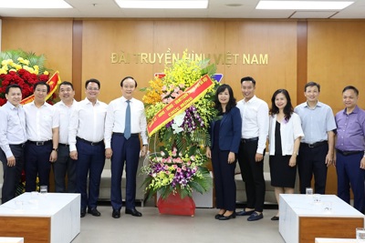 Phó Bí thư Thành ủy Nguyễn Ngọc Tuấn thăm, chúc mừng các cơ quan báo chí