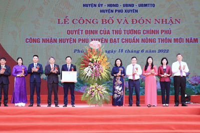 Huyện Phú Xuyên đón nhận quyết định huyện đạt chuẩn nông thôn mới năm 2020