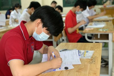 Hà Nội: Gần 12.000 thí sinh tiếp tục chinh phục bài thi vào lớp 10 chuyên