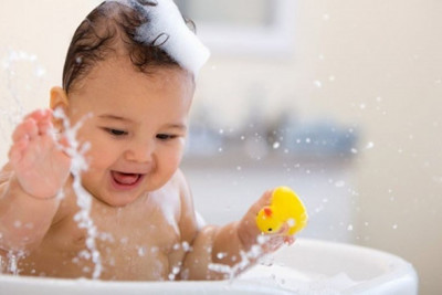 7 sai lầm thường gặp khi tắm cho trẻ mà cha mẹ nên biết