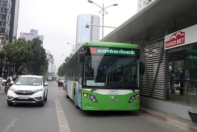 Hà Nội: Đề xuất cho thêm phương tiện đi chung làn với xe buýt BRT 01