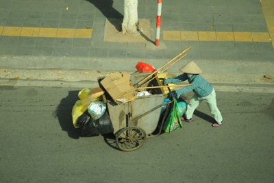 Ngành vệ sinh môi trường lao đao vì giá xăng dầu