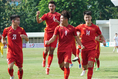 Văn Khang và Văn Trường toả sáng, U19 Việt Nam có chiến thắng đầu tay