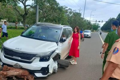 Nữ tài xế say xỉn lái ôtô bỏ chạy sau va chạm với xe máy