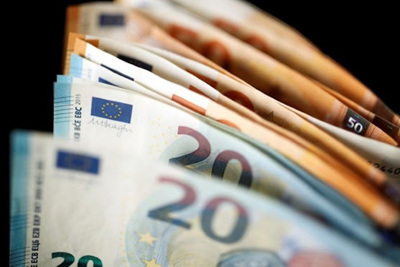 Quan ngại đồng Euro xuống giá: 1 Euro chưa đổi được 1 USD