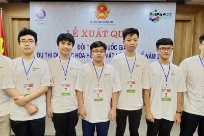 Đội Việt Nam đoạt 3 Huy chương Vàng tại Olympic Vật lí Quốc tế 2022