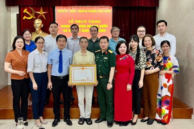 Lễ truy tặng danh hiệu "Bà Mẹ Việt Nam anh hùng" cho mẹ Giáp Ngọc Uyên