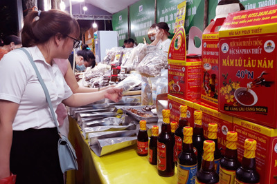 Tôn vinh sản phẩm, dịch vụ ''Hàng Việt Nam được người tiêu dùng yêu thích''
