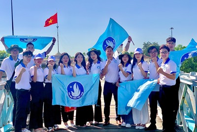 Hoạt động ý nghĩa Hành trình tri ân – Sinh viên với biển, đảo Tổ quốc