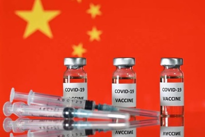Trung Quốc khẳng định tất cả lãnh đạo cấp cao tiêm vaccine "cây nhà lá vườn"