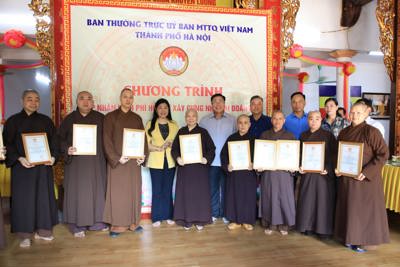 MTTQ Hà Nội tiếp nhận kinh phí xây dựng 12 nhà Đại đoàn kết 