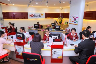 KLB vọt tăng, khối ngoại ưu ái HDBank, Vietcombank phát mại tài sản khủng