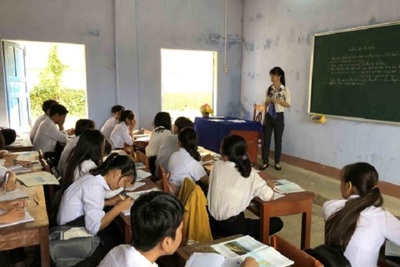 Quảng Ngãi: Tìm giải pháp để học sinh trượt lớp 10 Lý Sơn không bỏ học