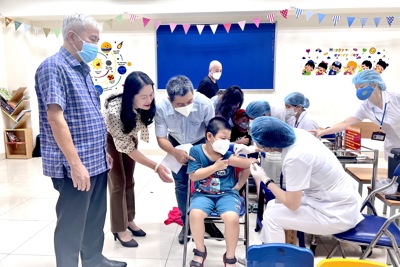 Quận Ba Đình phát động chiến dịch tiêm chủng vaccine phòng Covid-19