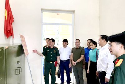 Thăm, động viên Tiểu đoàn 1 Bộ đội địa phương quận Hoàn Kiếm, Hà Nội