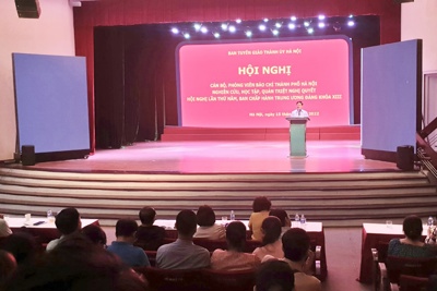400 cán bộ, phóng viên báo chí Hà Nội học tập Nghị quyết Trung ương 5