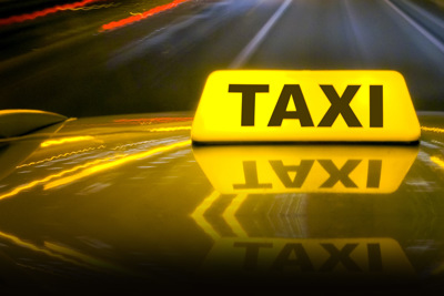 Phát hiện tài xế taxi “chặt chém” du khách qua phản ánh trên mạng xã hội