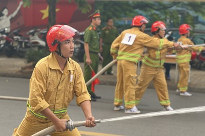 Tưng bừng tranh tài tại hội thao phòng cháy chữa cháy ở phường Giảng Võ