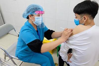 Huyện Sóc Sơn: Đẩy nhanh tiến độ tiêm vaccine phòng Covid-19 cho người dân