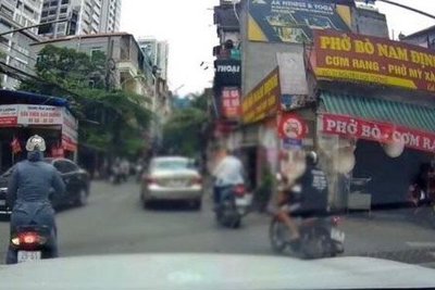 Xử phạt tài xế đi vào đường cấm từ hình ảnh người dân cung cấp