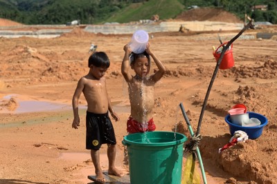 Quảng Ngãi: Khẩn trương tái định cư cho người dân vùng núi lở