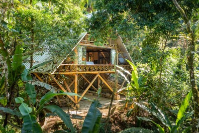 Thiết kế ngôi nhà gỗ lấy cảm hứng từ một tư thế yoga