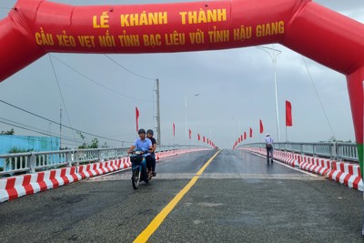 Khánh thành cầu Xẻo Vẹt nối liền 2 tỉnh Bạc Liêu và Hậu Giang