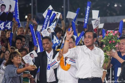 Vì sao Thủ tướng Thái Lan bị đình chỉ công tác?