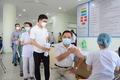 Đà Nẵng phát động tiêm vaccine phòng Covid-19