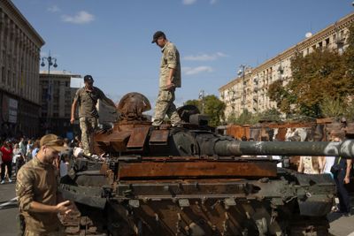 Ngày Độc lập ở Ukraine: Kiev siết phòng thủ, Mỹ thêm 3 tỷ USD vũ khí