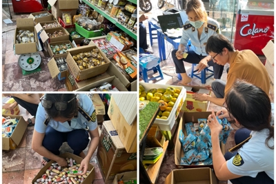 Hà Nội: "Đột kích" 2 cơ sở kinh doanh bánh Trung thu nhập lậu