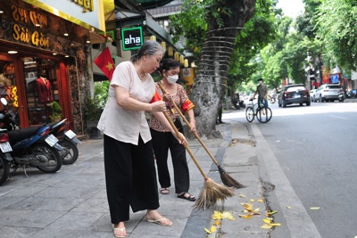 Quận Hoàn Kiếm: Đường phố sạch đẹp, rực rỡ cờ hoa chào mừng Quốc khánh