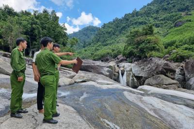 Quảng Ngãi: 2 học sinh đuối nước khi tắm suối